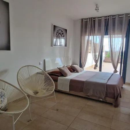 Atico Bonito Sea View Apartmán *